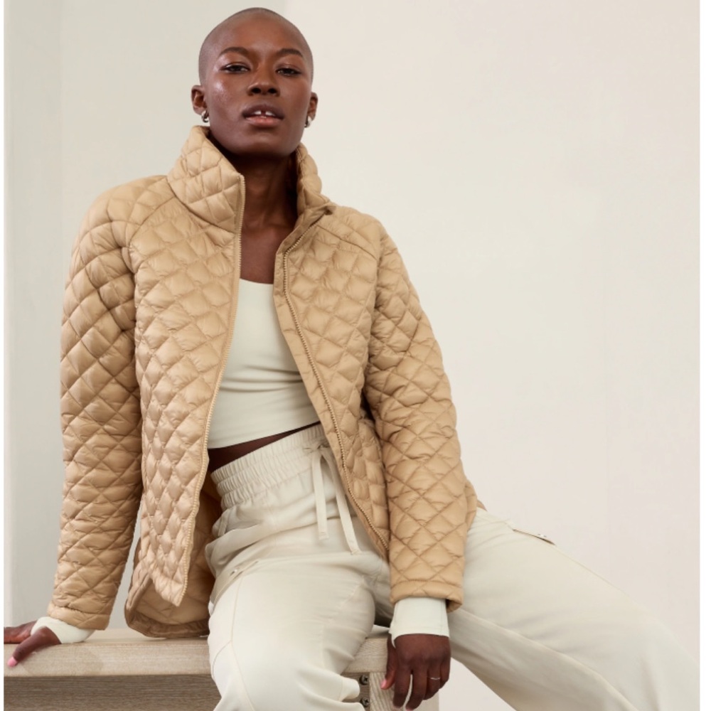 Athleta Quilted Whisper Featherless Puffer Jacket in Dune